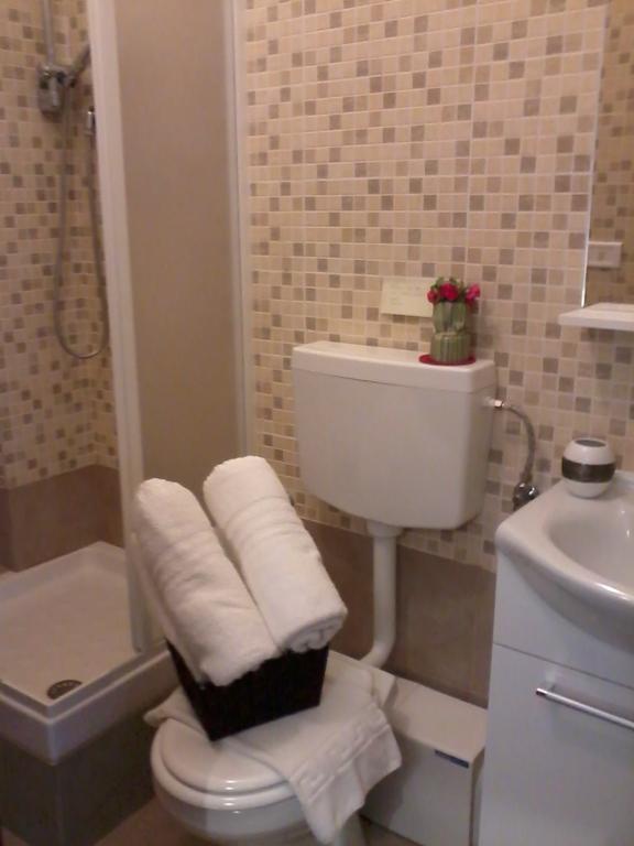Vesta Domus Gasthof 2*